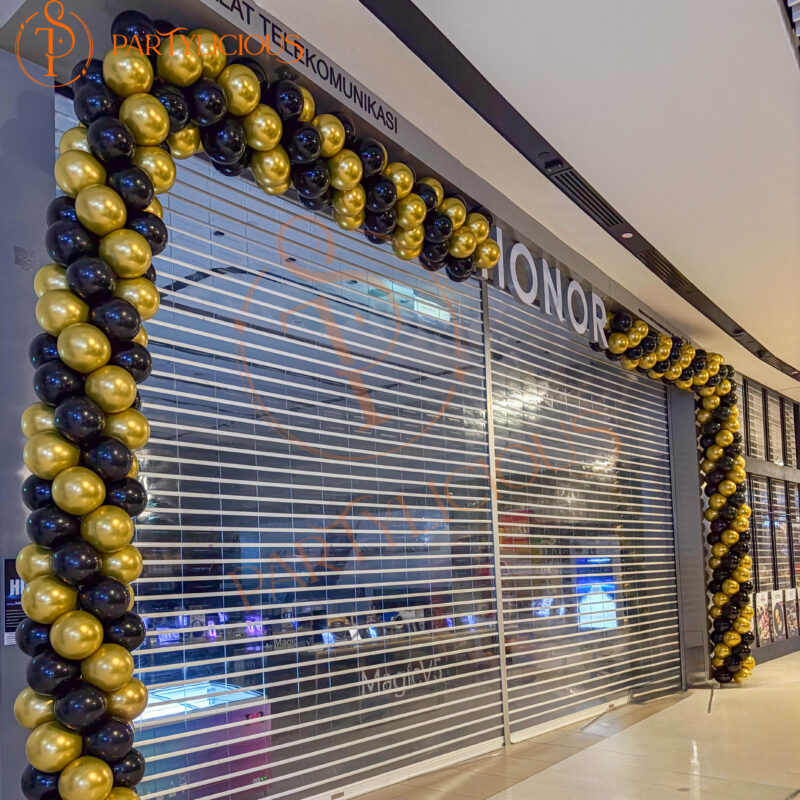 Honor Balloon Arch